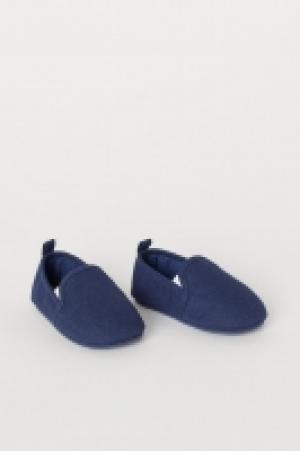  Slip-on shoes 8.00 €