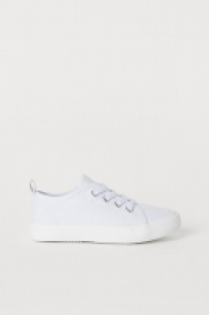  Canvas trainers 5.00 €