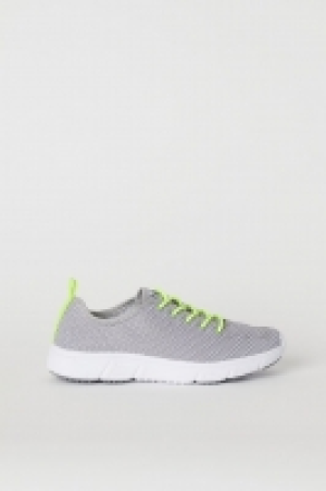  Mesh trainers 16.00 €