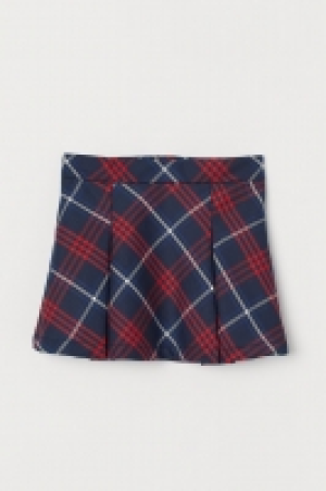  Pleated skirt 9.00 €