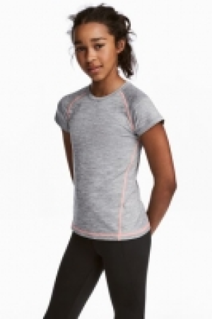  Short-sleeved sports top 5.00 €