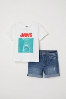 HM   T-shirt and denim shorts