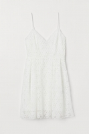  Short lace dress 29.99 €