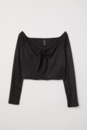 Ribbed off-the-shoulder top 7.00 €