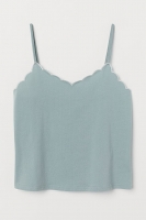 HM   Scallop-edged strappy top