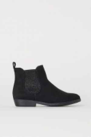  Boots 15.00 €