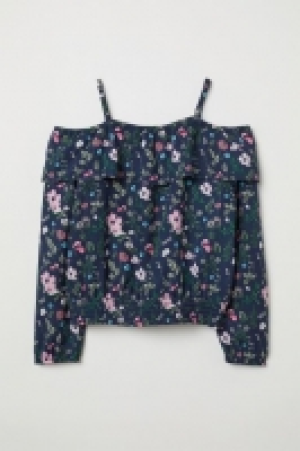  Cold shoulder blouse 6.00 €