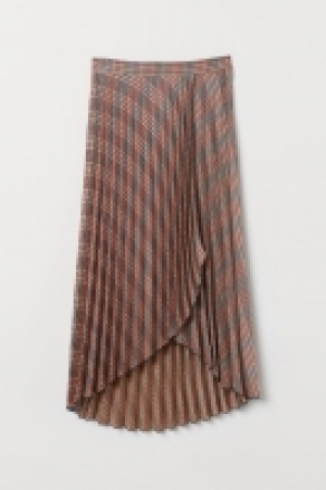 HM   Pleated wrapover skirt