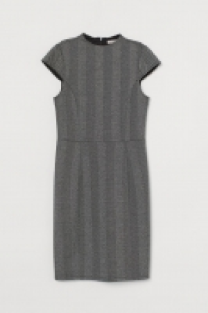  Cap-sleeved dress 14.99 €