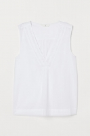 HM   Sleeveless blouse with lace