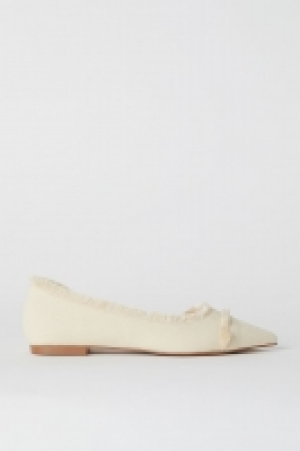 HM   Fringed ballet pumps