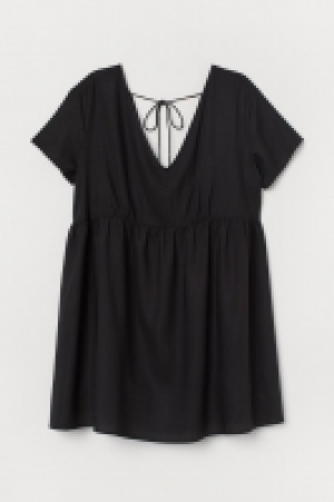  MAMA V-neck dress 17.99 €