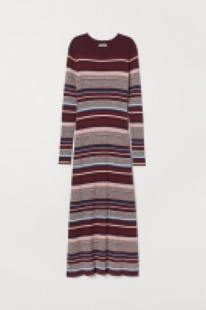  Ribbed dress 19.99 €