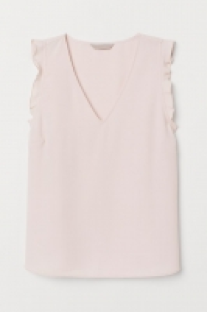  Flounce-sleeved top 8.99 €