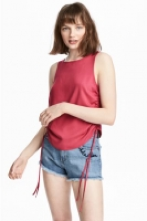  Sleeveless top 5.00 €