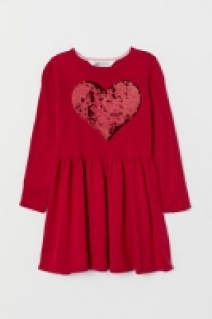  Dress with a sequined motif 10.00 €