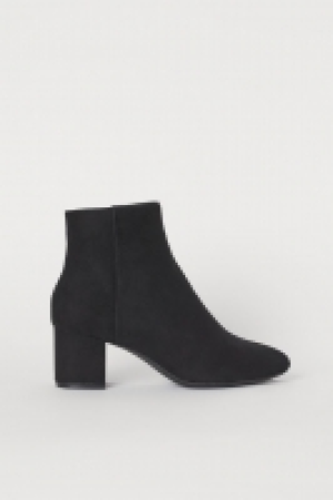  Block-heeled ankle boots 15.00 €