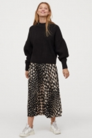  Pleated skirt 25.00 €