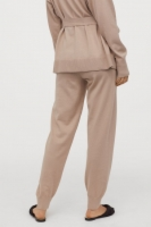 HM   Cashmere-blend joggers