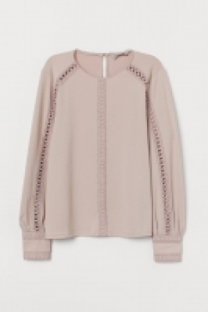 HM   Blouse with lace