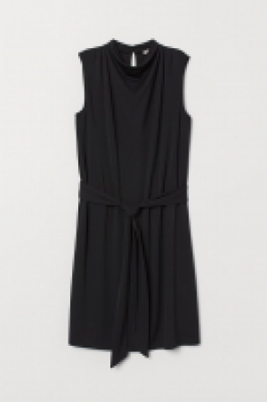  Tie-belt dress 15.00 €