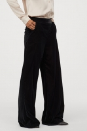 HM   Wide velvet trousers