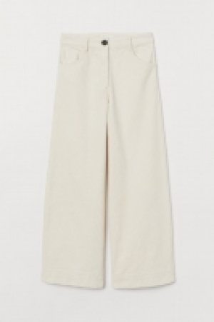  Cotton corduroy trousers 18.00 €