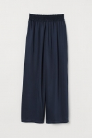 Wide pull-on trousers 25.00 €