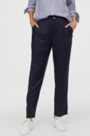  Ankle-length trousers 15.00 €