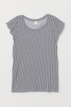  Flounce-sleeved top 5.00 €