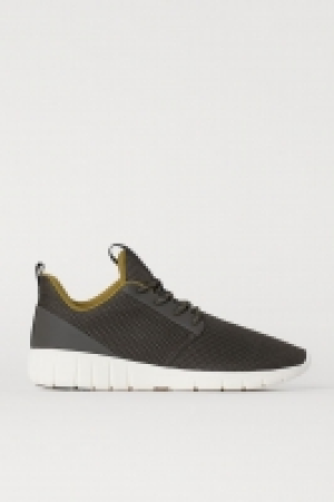  Mesh trainers 18.00 €