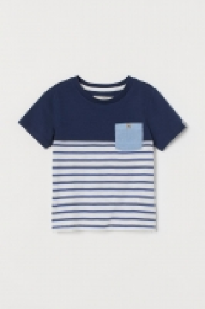  T-shirt with a chest pocket 6.00 €