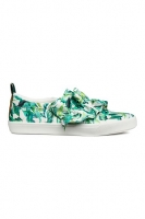  Slip-on trainers 18.00 €