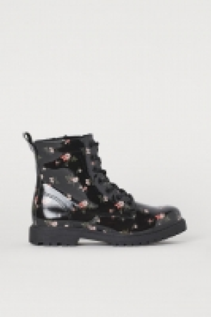  Warm-lined boots 15.00 €