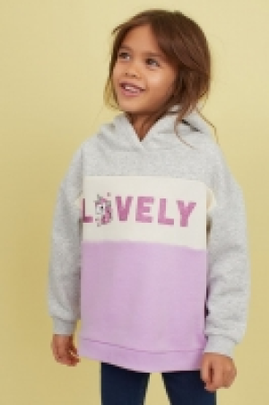  Hooded top with a motif 7.00 €