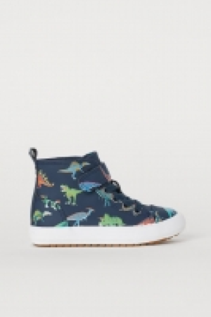  Hi-top trainers 7.00 €