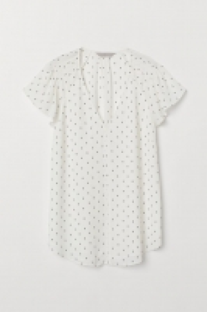  Flutter-sleeved top 8.99 €