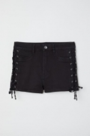 HM   Shorts with lacing