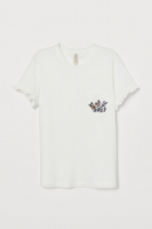  T-shirt with embroidery 10.00 €
