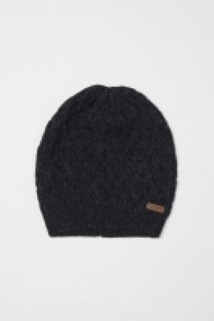 HM   Cable-knit hat