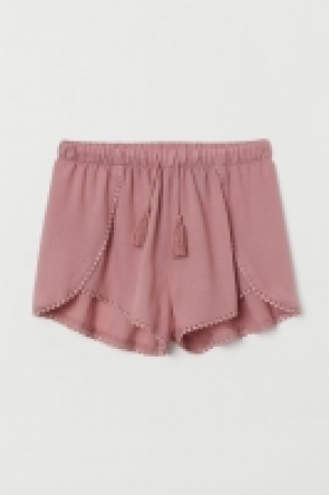 HM   Lace-trimmed shorts