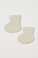 HM   Knitted bootees