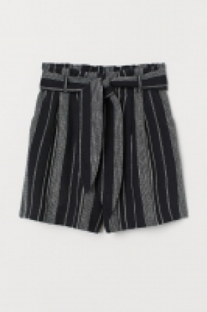  Paper bag shorts 9.99 €