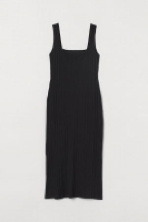  Ribbed dress 17.99 €