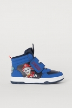  Hi-top trainers 14.00 €