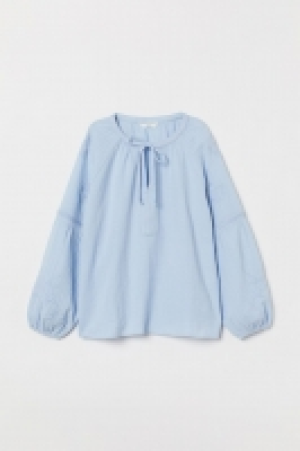  Cotton blouse with embroidery 20.00 €