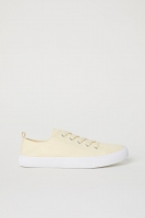HM   Canvas trainers