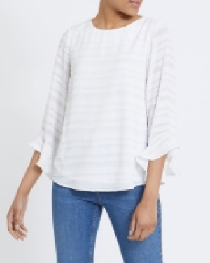 Textured Ruffle Sleeve Top 4.00 €