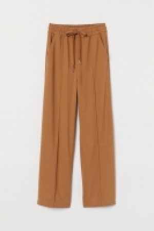 Wide pull-on trousers 14.99 €