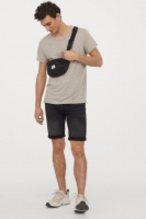  Slim Fit Denim shorts 9.99 €